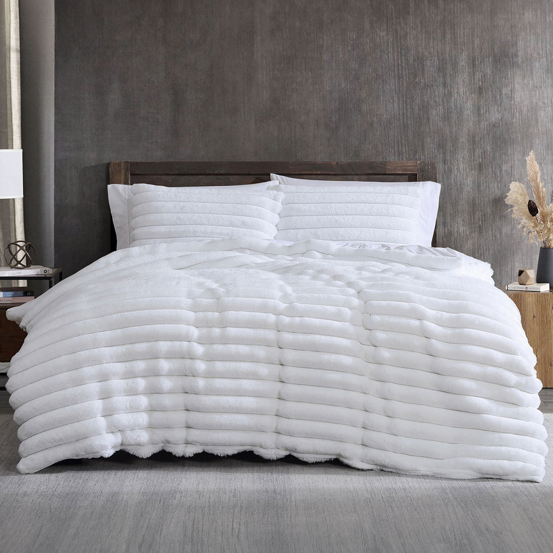 Ardor Jax White Chunky Faux Fur Quilt Cover Set King