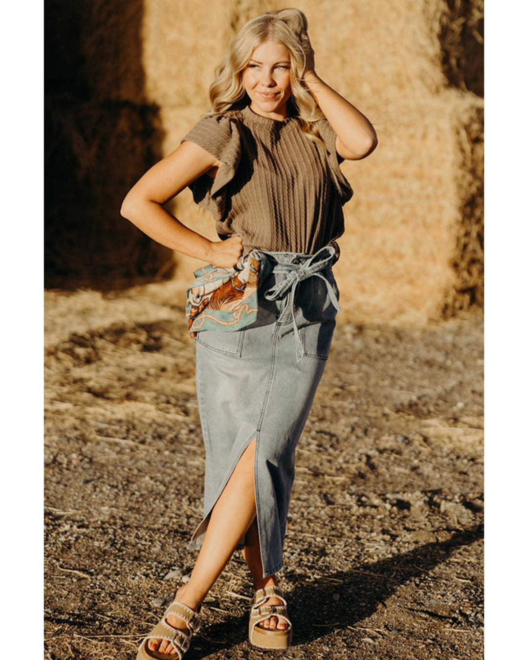 Sleet Solid Color Textured Flutter Sleeve Top - M