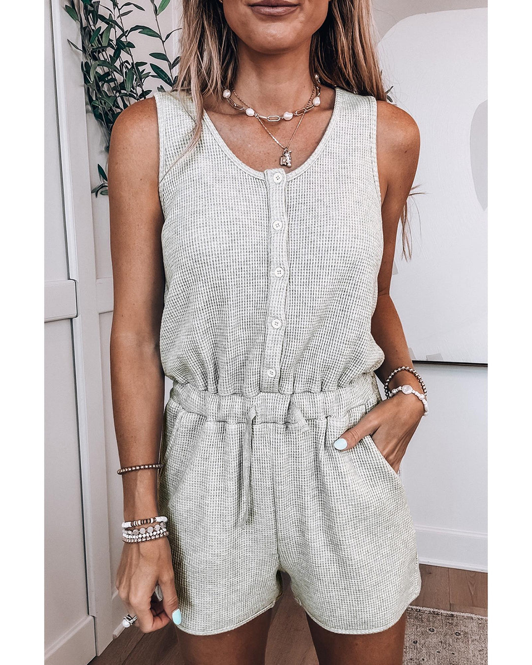 Light Grey Waffle Knit Sleeveless Buttoned Front Drawstring Waist Romper - L