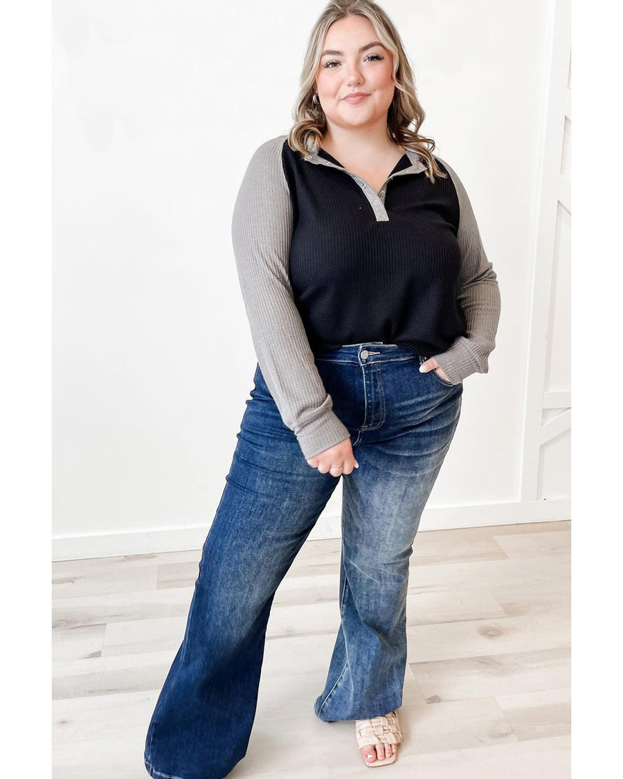 Black Color Contrast Waffle Knit Buttoned Plus Size Top - 2X