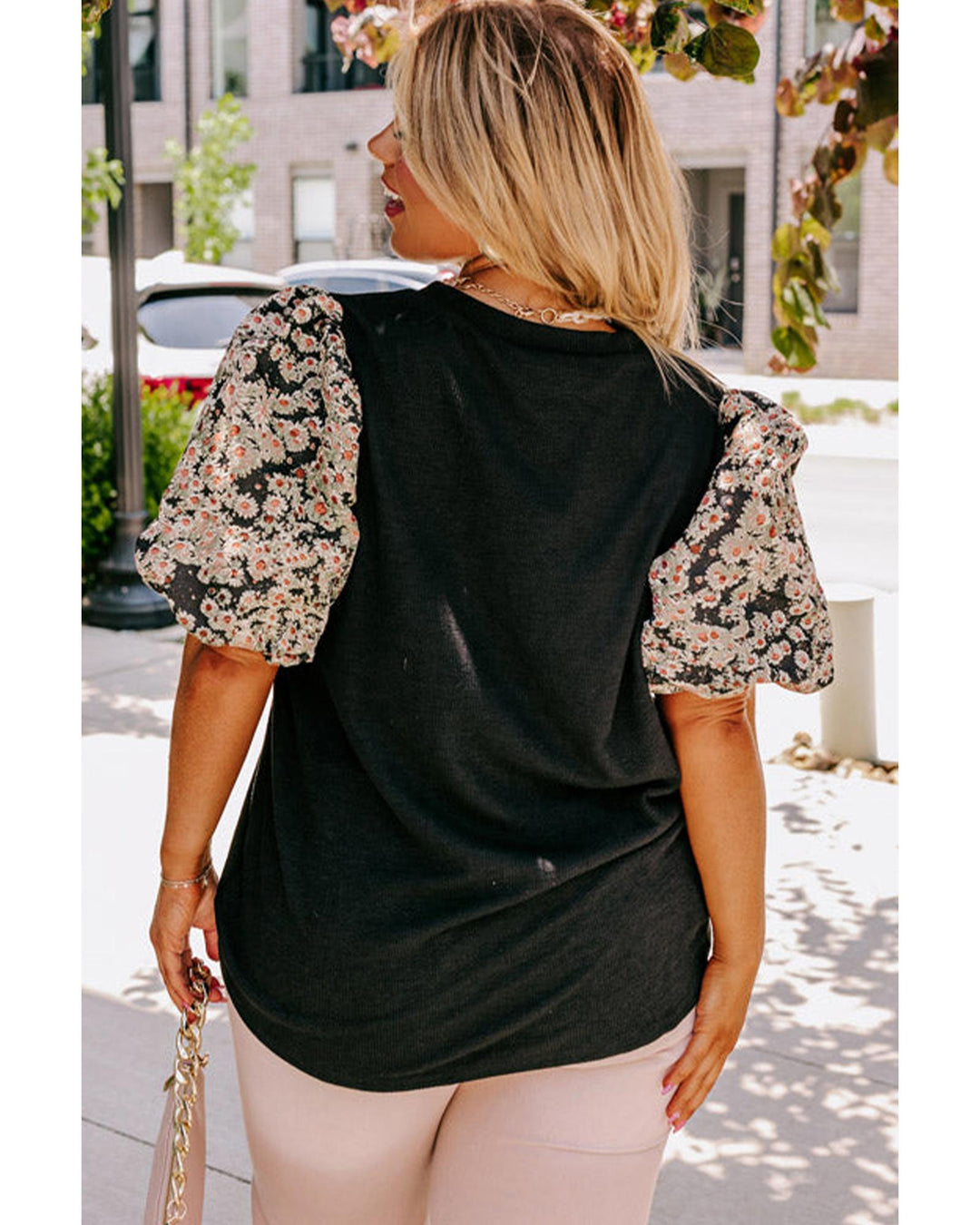 Black Daisy Printed Short Bubble Sleeve Plus Size Tunic Top - 1X