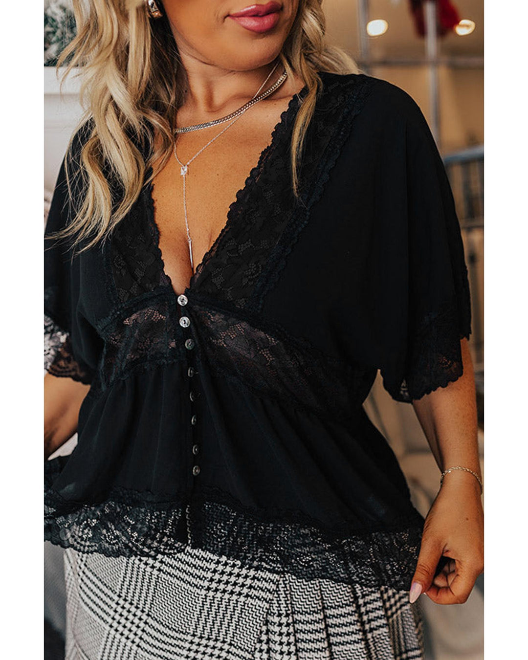 Black Plus Size Lace Splicing Button V Neck Short Sleeve Top - 2X