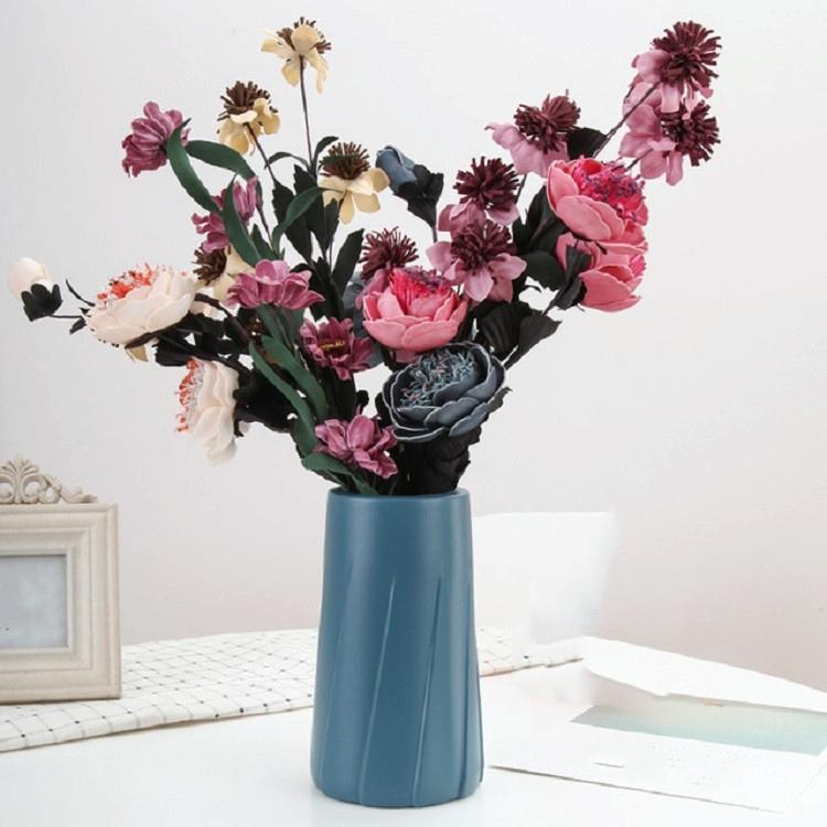 Creative Plastic Vase for Modern Decor - Simple Design - Blue