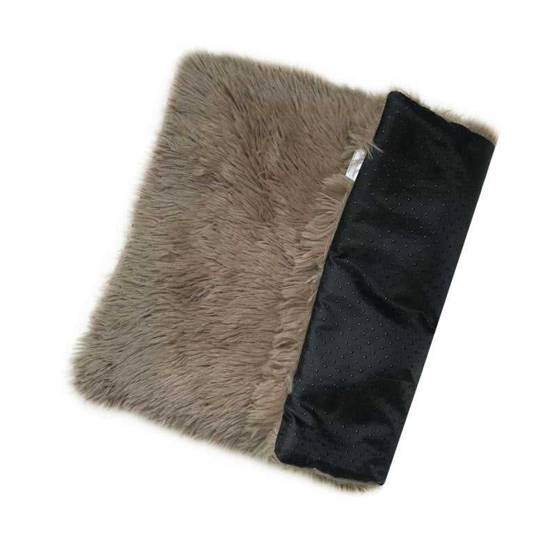 Brown Plush Pet Mat for Dogs and Cats - 70x100cm, Anti-Slip, Warm and Cozy for Autumn and Winter