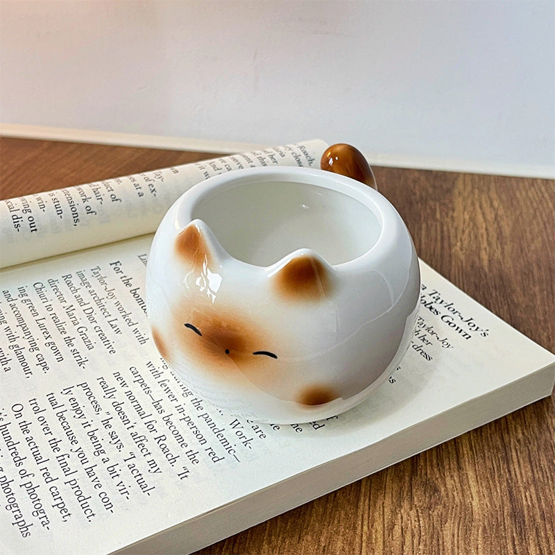 White And Brown Adorable Ceramic Cat Mug - Cute Creative Coffee Cup with Tail Handle (210ml)