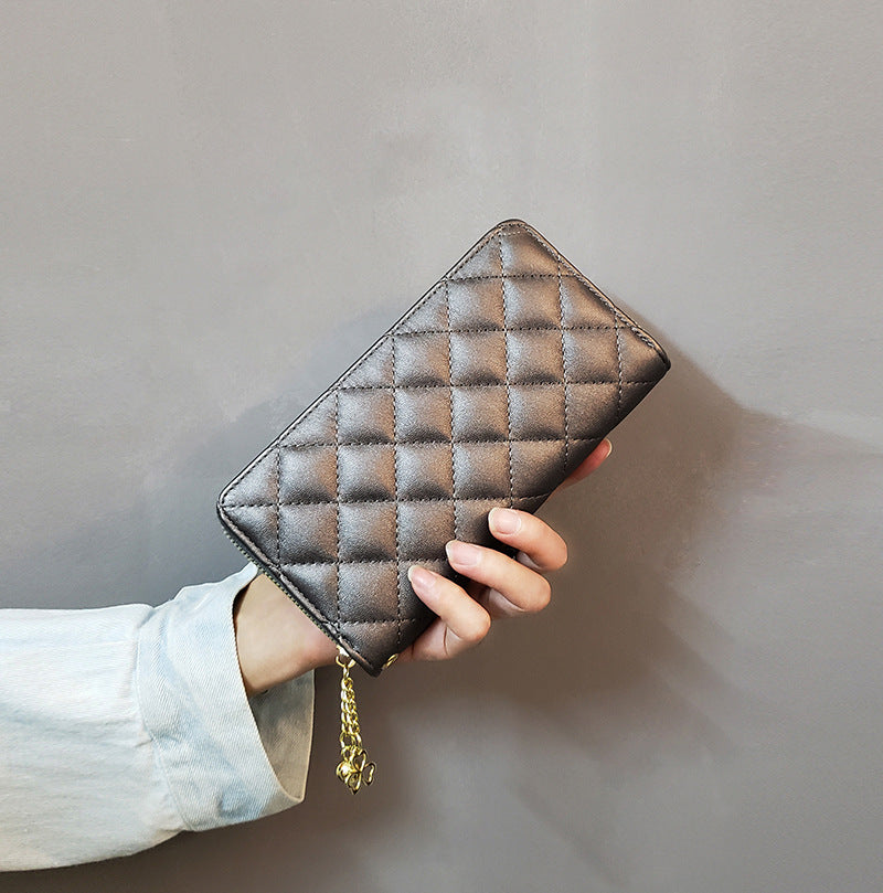Silver-grey Women's Classic Quilted Long Wallet - Premium Diamond Stitch Zip Around Card Holder with Multiple Compartments