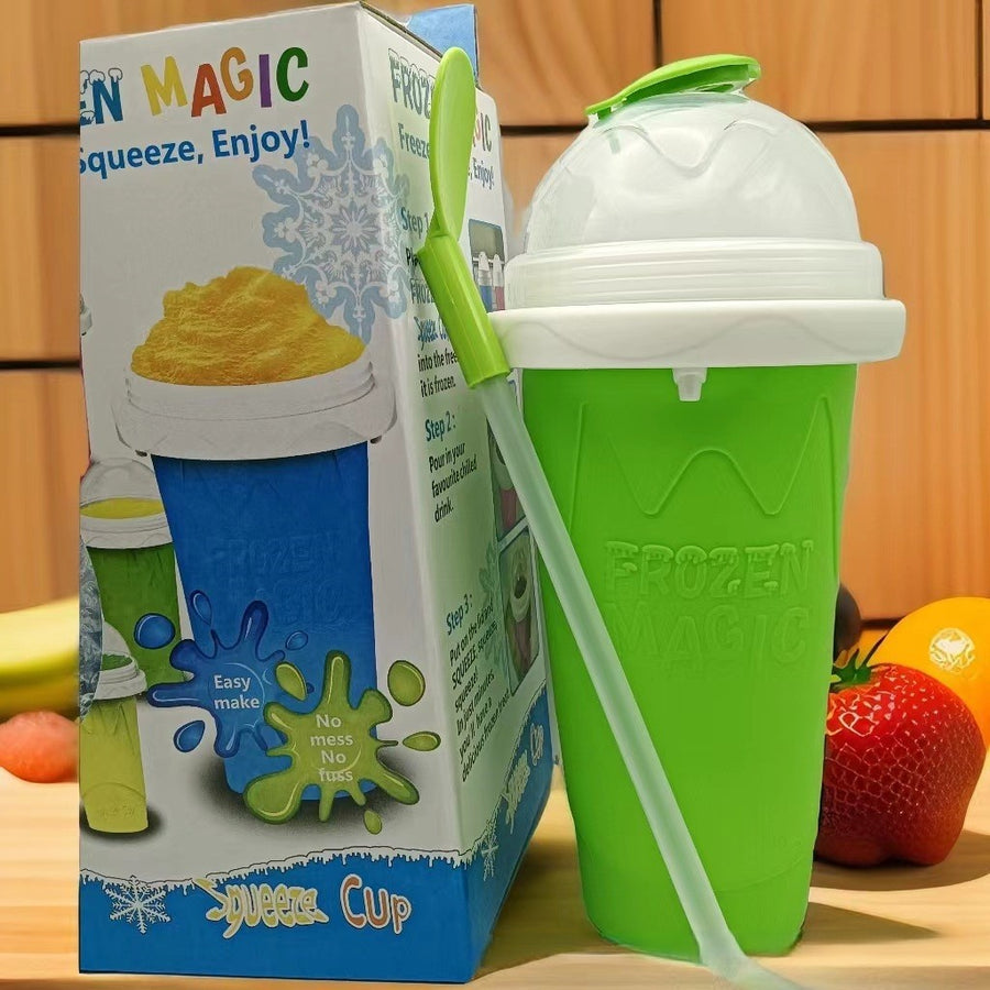 DIY Frozen Magic Slushy Maker Cup - Quick Squeeze Smoothie Cup with Lid & Straw/Spoon(Green)