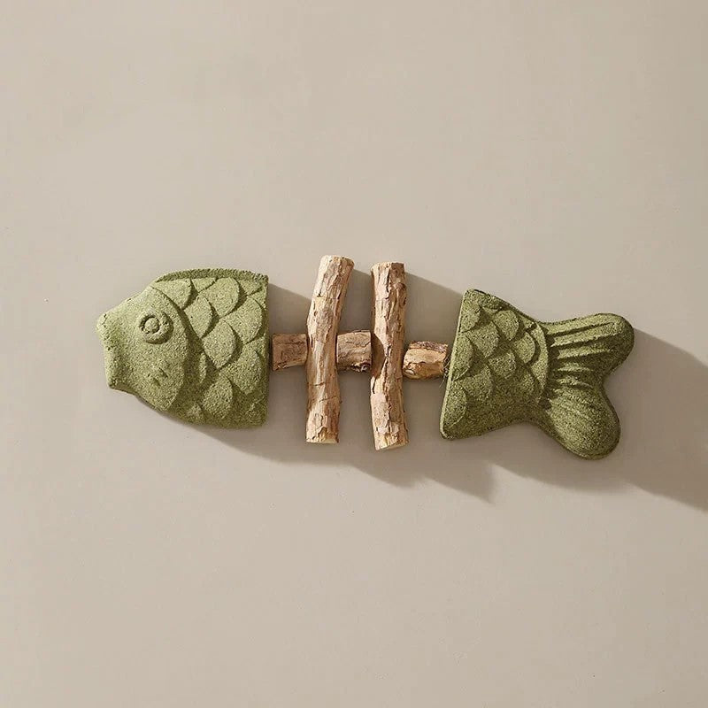 Green 5 Pack Cat Catnip Toys Fish Bone Shaped Silvervine Chew Sticks for Teeth Cleaning and Interactive Play