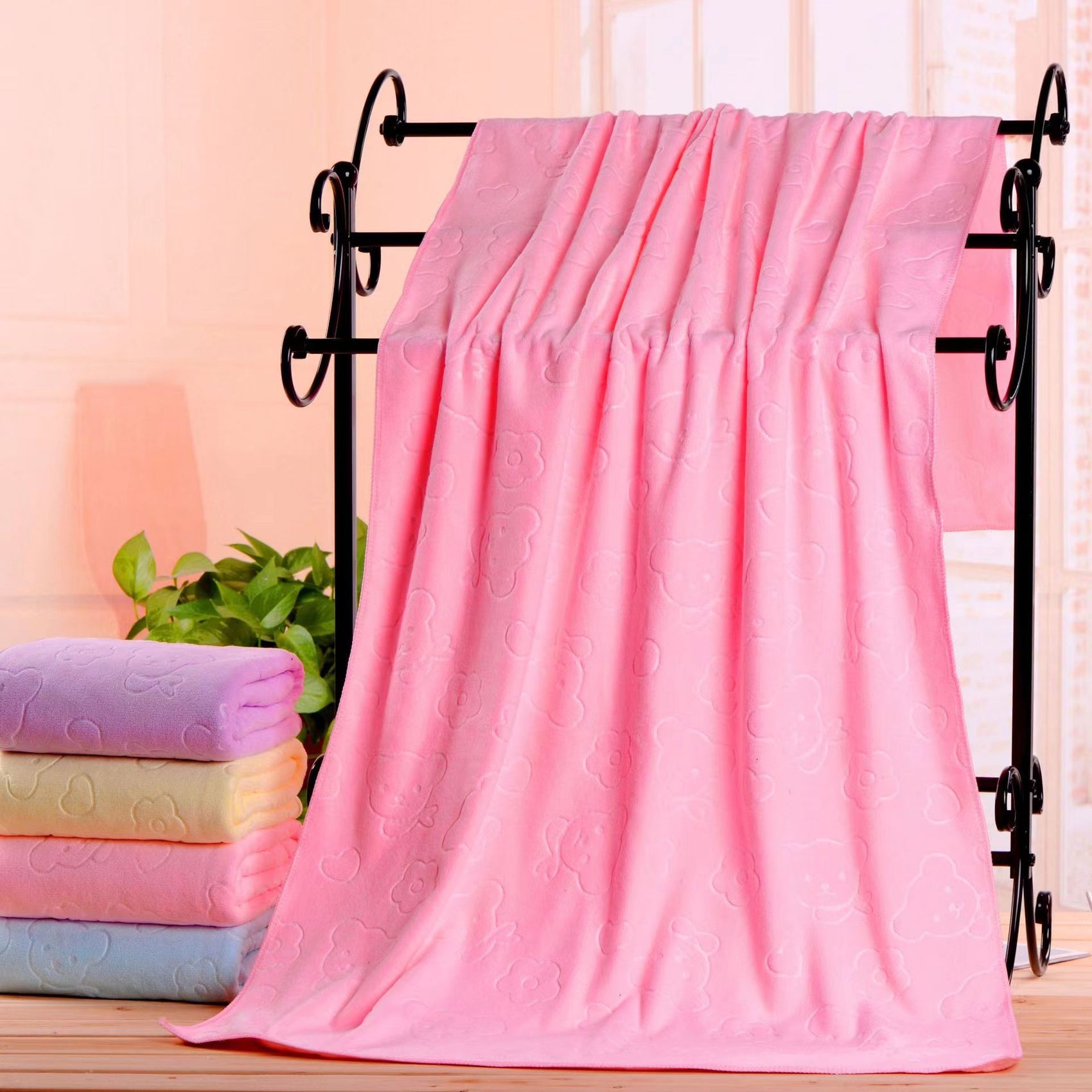 2-Pack Pink Embossed Microfiber Bear Bath Towels – 70 x 140 cm, Ultra-Absorbent and Soft for Bath, Beach & Gym