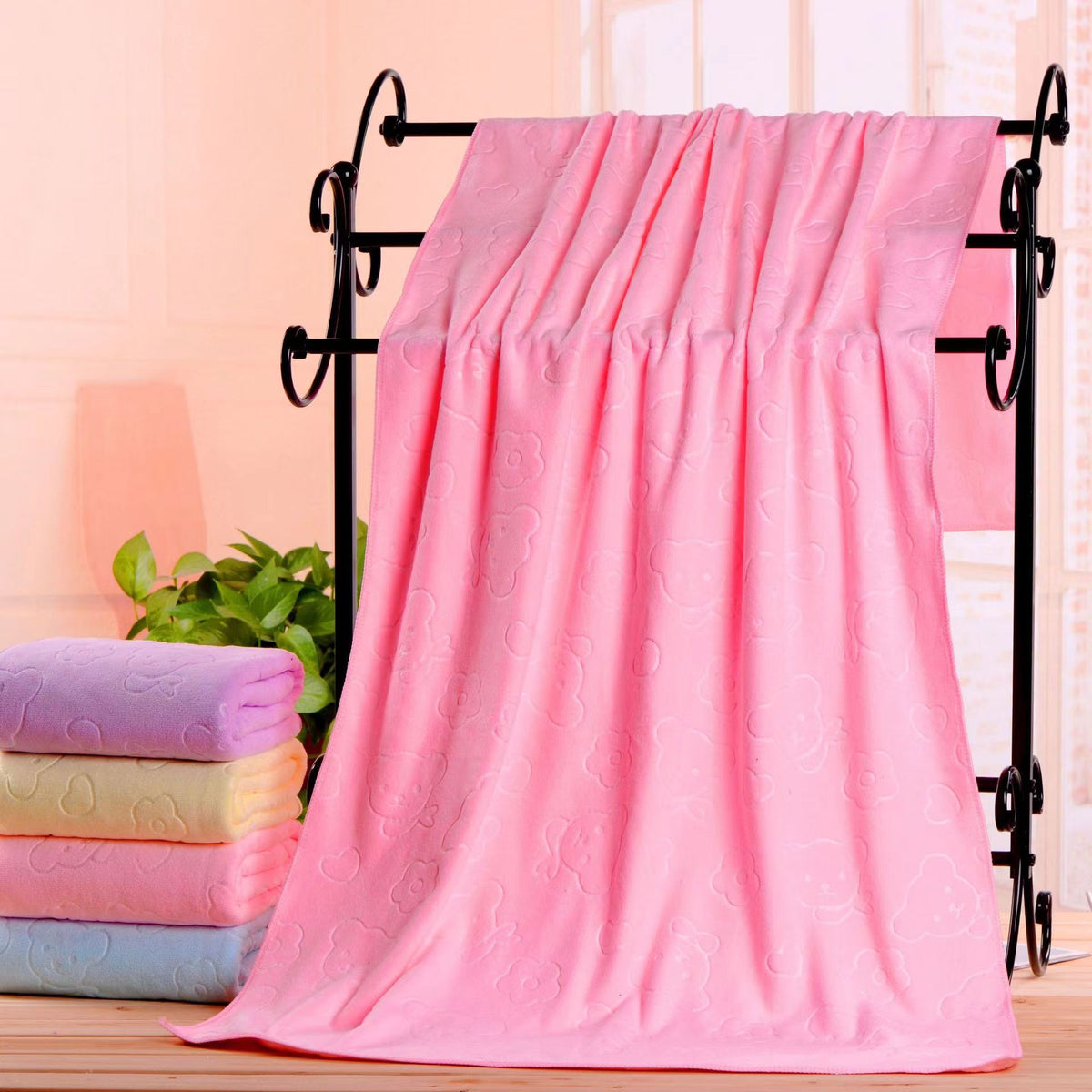 2-Pack Pink Embossed Microfiber Bear Bath Towels – 70 x 140 cm, Ultra-Absorbent and Soft for Bath, Beach & Gym