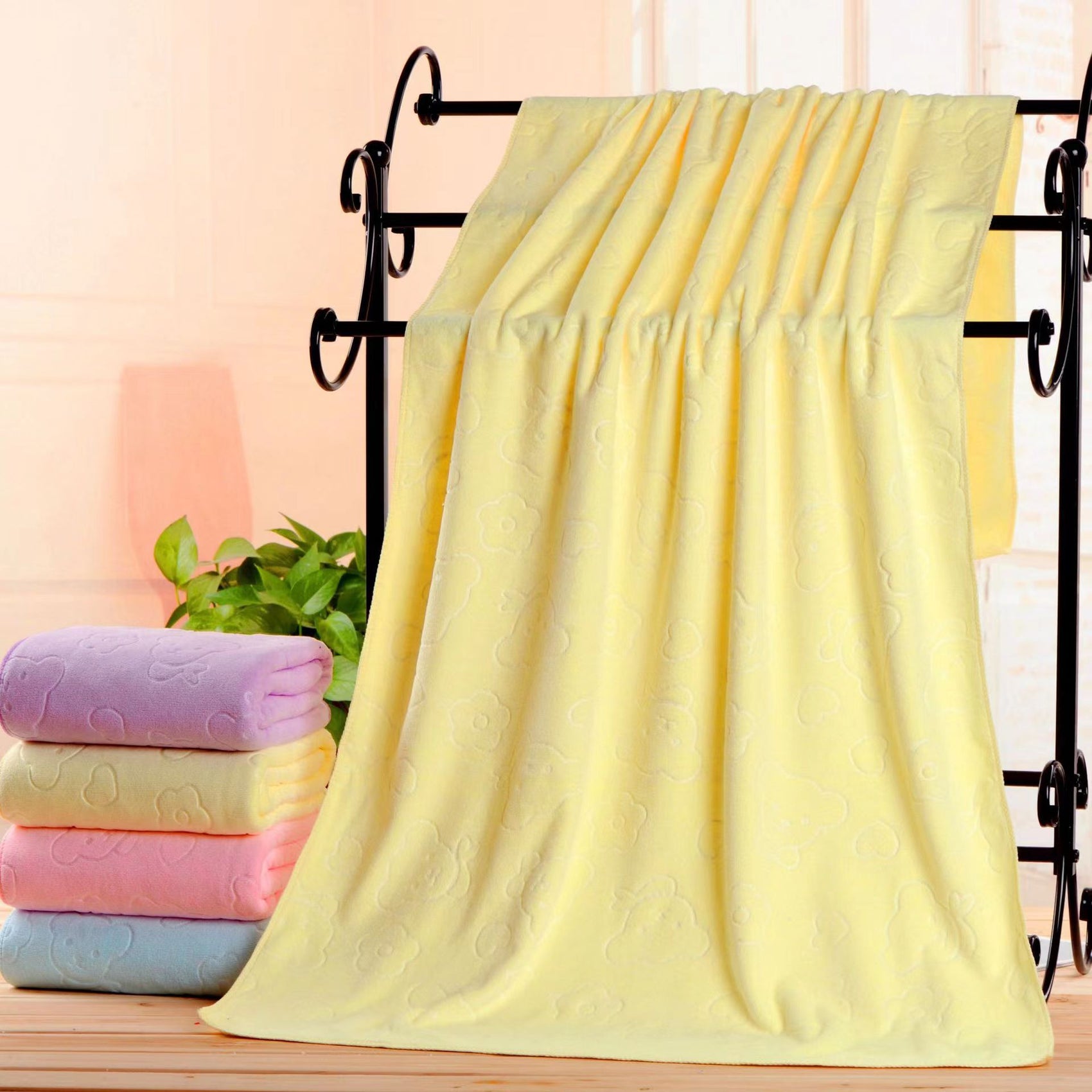 2-Pack Yellow Embossed Microfiber Bear Bath Towels – 70 x 140 cm, Ultra-Absorbent and Soft for Bath, Beach & Gym