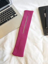 Pink High-Elastic Knit Short Phone Sling Bag – Compact Streetwear Accessory for iPhone, Minimalist Single Shoulder Carry with Stretchy Ribbed Design