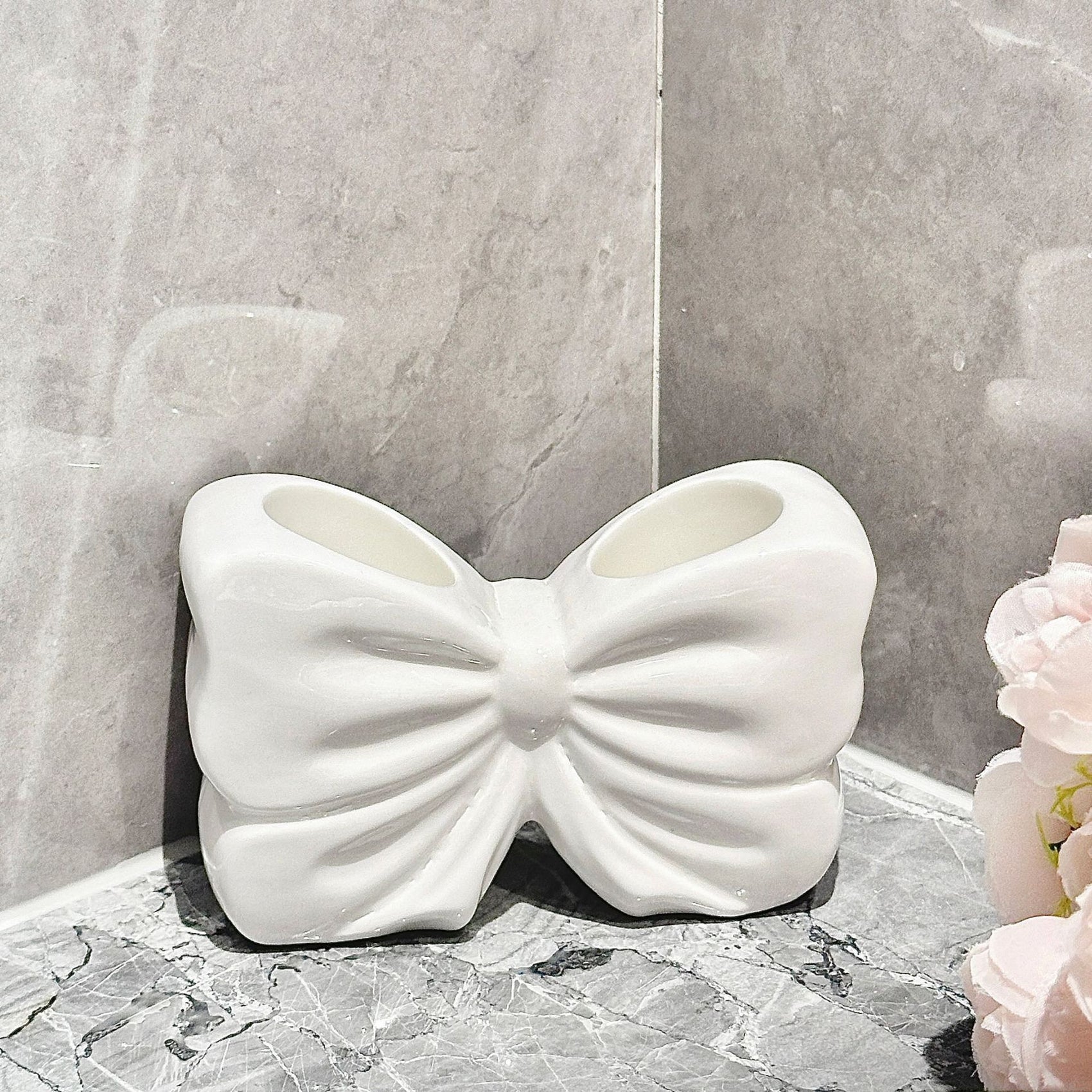 White Chic Bowknot 2-Slot Toothbrush Holder - Resin Retro Cute Desktop Decorative Stand