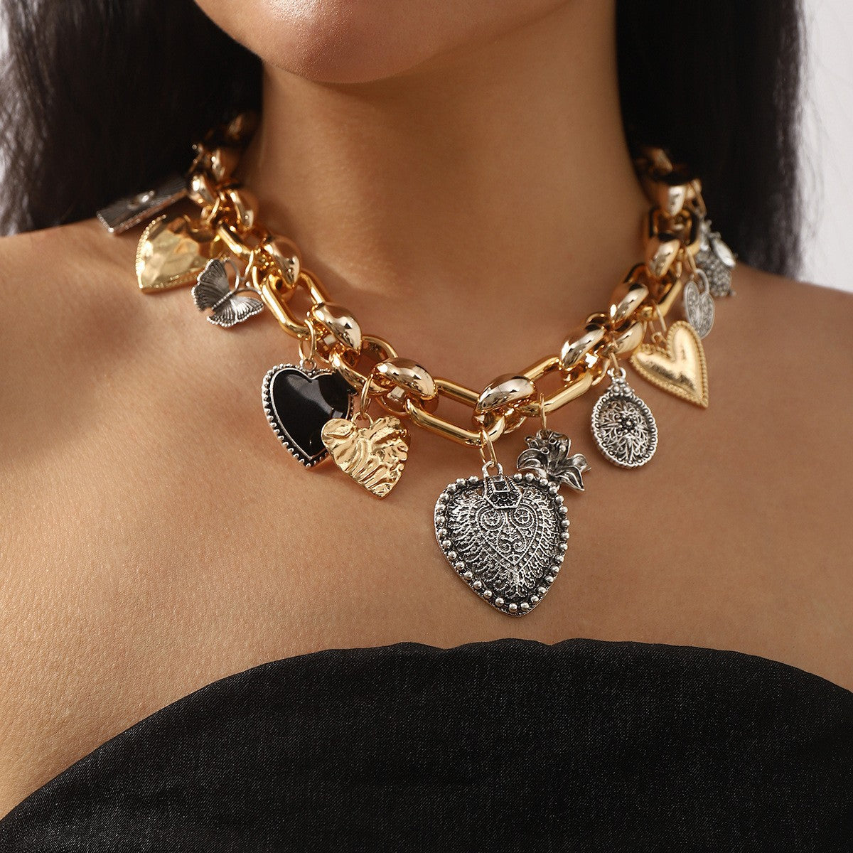 European and American Statement Exaggerated Heart & Floral Rhinestone Necklace - Adjustable Retro Chunky Clavicle Chain (Gold)