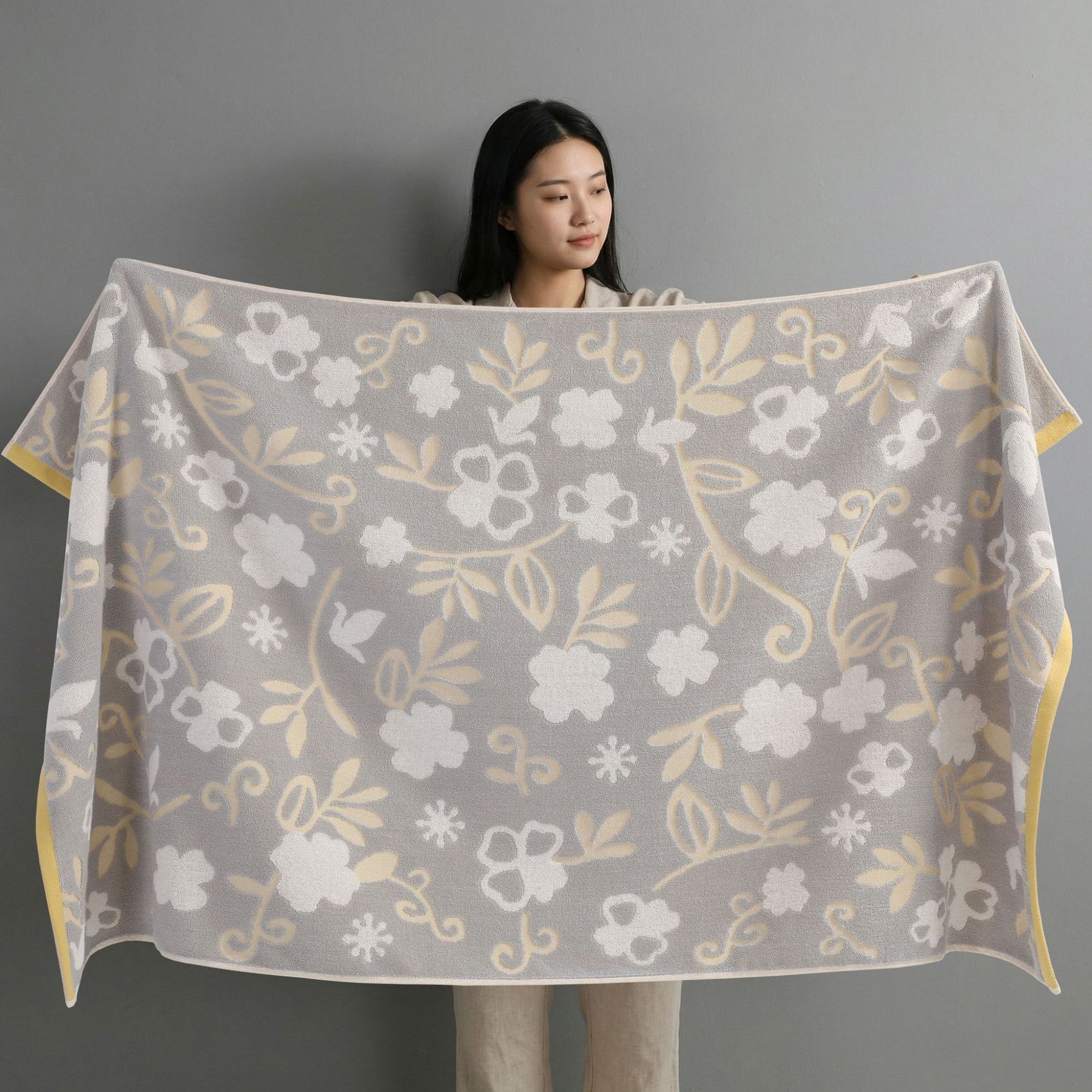 Grey Balloon Deluxe Extra Large Pure Cotton Beach & Bath Towel | Highly Absorbent, Thick 70 x 140 cm | Fun Cartoon Design
