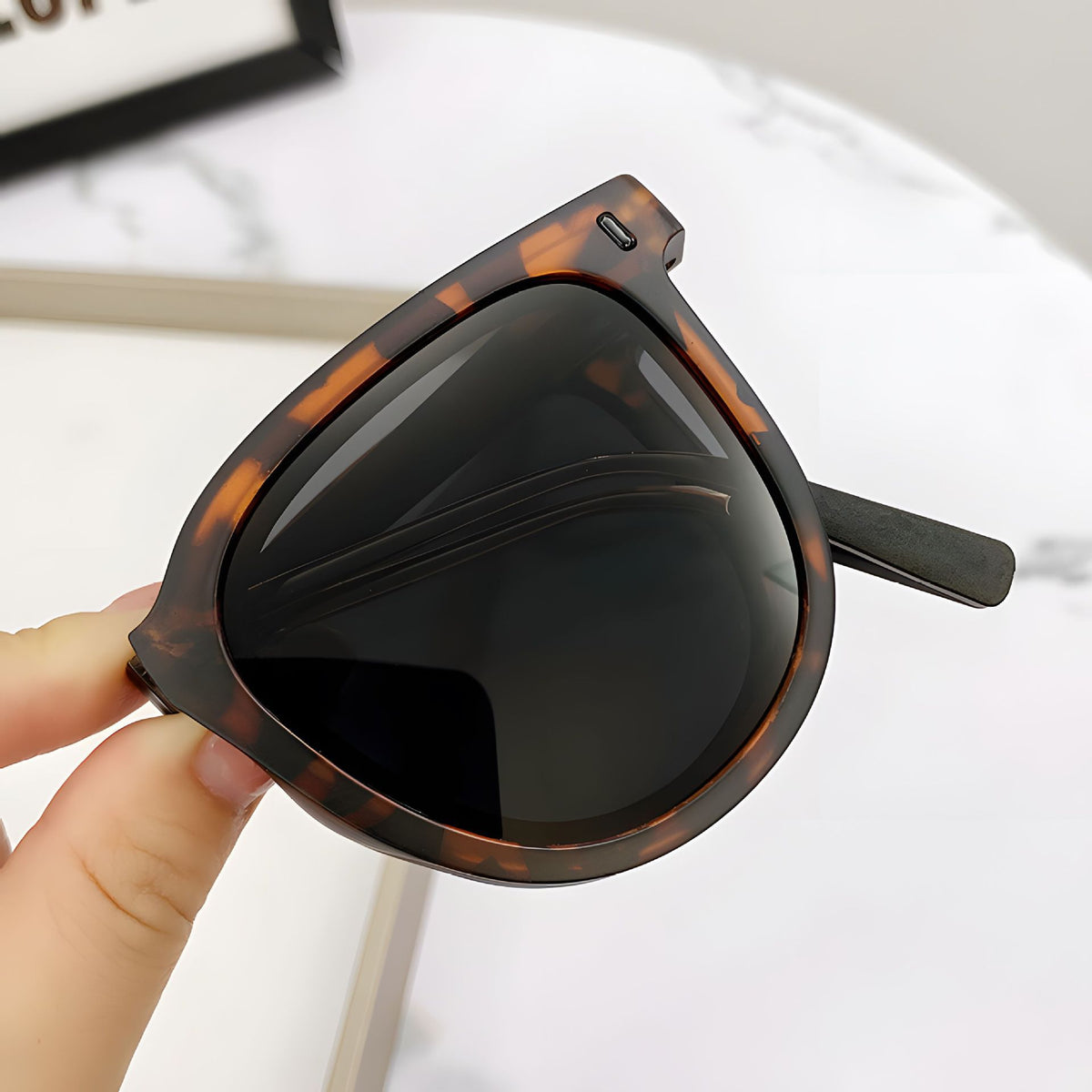 Agate Brown Foldable UV400 Sunglasses for Men and Women – Lightweight Driving & Outdoor Sun Glasses with Hard Case, 18.4g TR+Metal Frame, Compact 32mm Folded Size