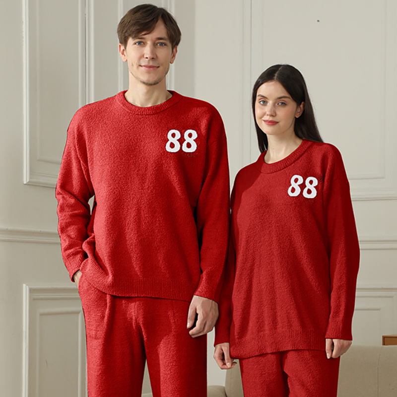 Red Women's Warm & Cozy Semi-Flannel Couple's Pajamas — Knitted Digital Pattern, Soft Fleece Material, Pullover Style: The Ideal Choice for Loungewear in Autumn and Winter.