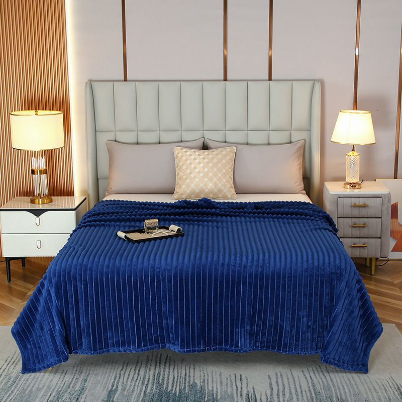 150*200cm Blue Solid Colour Flannel Throw Blanket - Thick Double-Sided Fleece with Ribbed Texture - Soft throw blanket& Lightweight for Sofa, Bed, Office Nap, Air-Conditioned Rooms - Durable, Machine Washable, Non-Shedding