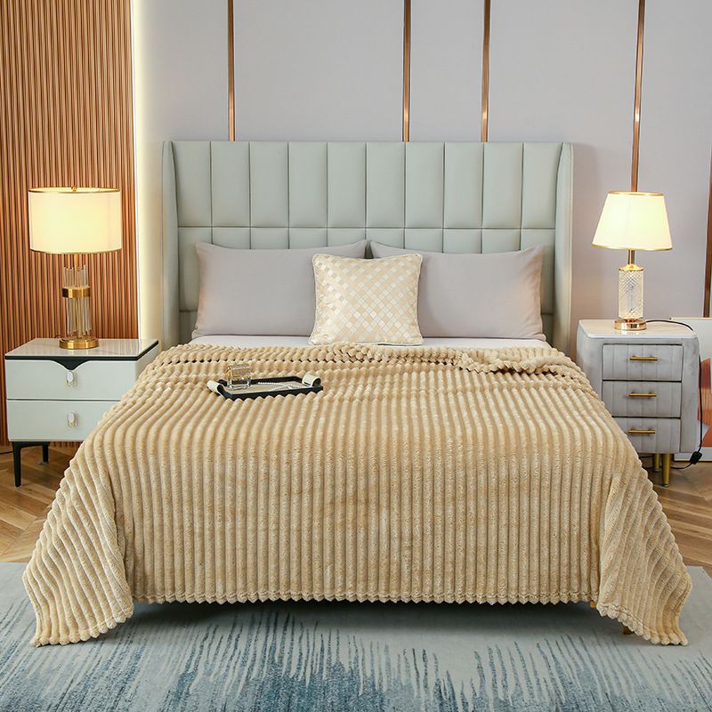 200*230cm Light tan Solid Colour Flannel Throw Blanket - Thick Double-Sided Fleece with Ribbed Texture - Soft throw blanket& Lightweight for Sofa, Bed, Office Nap, Air-Conditioned Rooms - Durable, Machine Washable, Non-Shedding