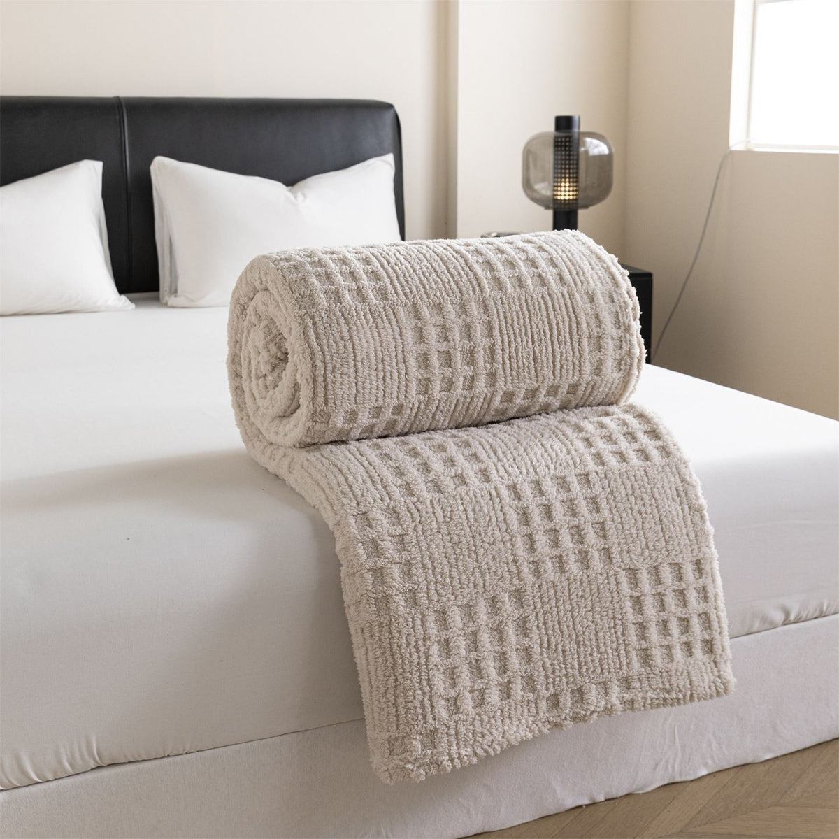 Light coffee color 100*150cm Thickened Double-Sided Plush Waffle Weave Throw Blanket - Anti-Static Taffeta Velvet & Flannel Fleece - Warm, Soft, Non-Shedding Blanket for Winter, Sofa, Bed & Office